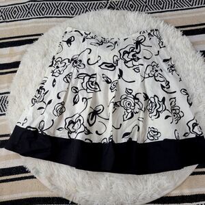 Black and White Rose Doodle Print Women's Junior Size 9 Retro A-Line 100% Cotton